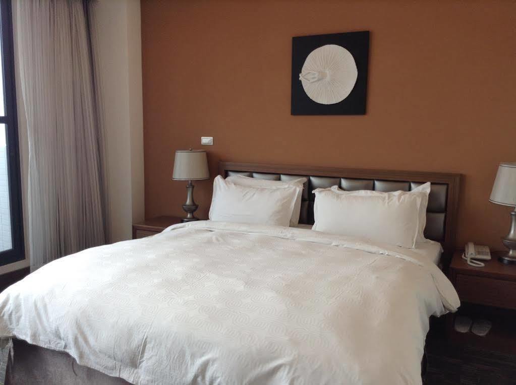 โรรงแรมวอเตอร์มาร์ค Hotel เกาสง ภายนอก รูปภาพ