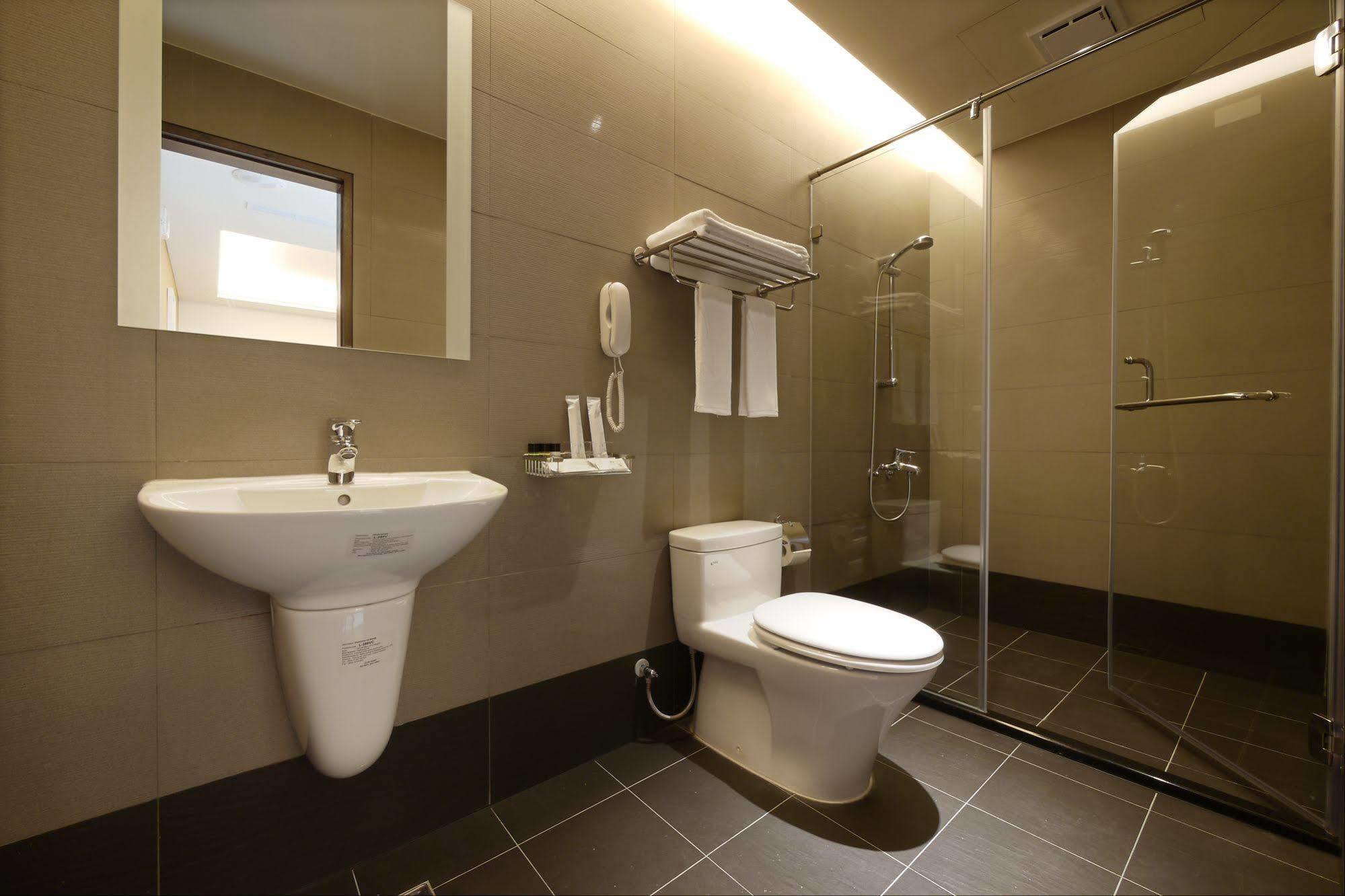 โรรงแรมวอเตอร์มาร์ค Hotel เกาสง ภายนอก รูปภาพ